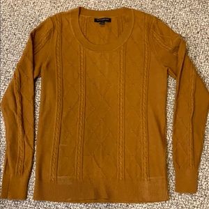 Banana Republic British tan cable knit sweater
